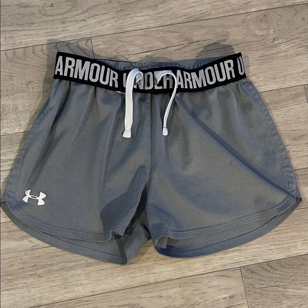 Under Armour girls youth medium Athletic Gray Shorts READ